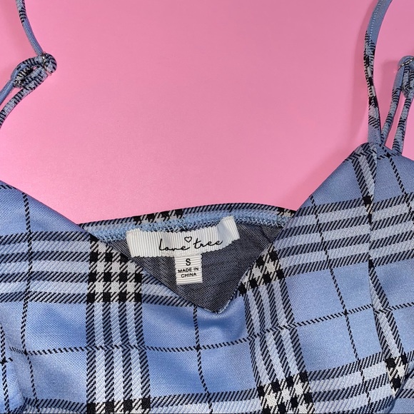 Trendy crop by LOVETREE - Picture 2 of 3